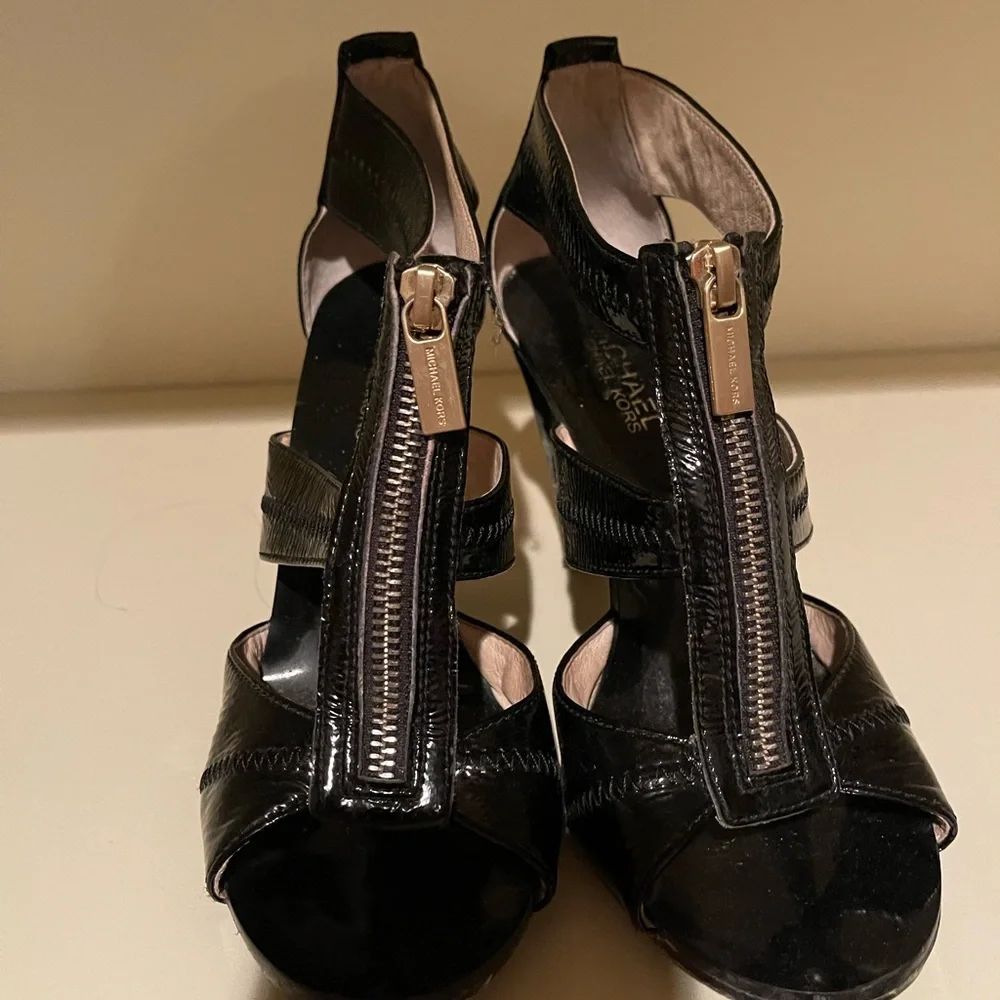 Michael Kors 7.5 - Picture 3 of 5